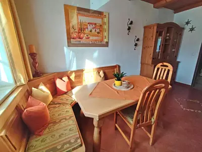 Ein Sitzbereich in der Unterkunft Ferienwohnung Haindorfer Berg