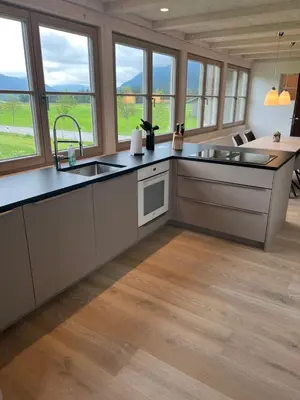 Küche/Küchenzeile in der Unterkunft Ferienwohnung Atelier Simetsberg