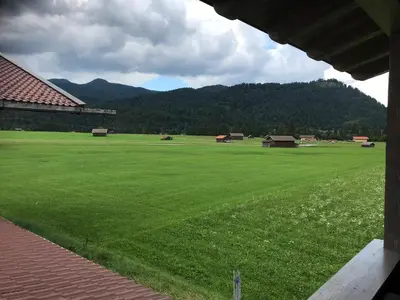 Ein allgemeiner Bergblick oder ein Berglick von der Ferienwohnung aus