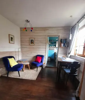 Ein Sitzbereich in der Unterkunft 'Sissi' ein zaubehaftes Apartement im modernen Landhausstil