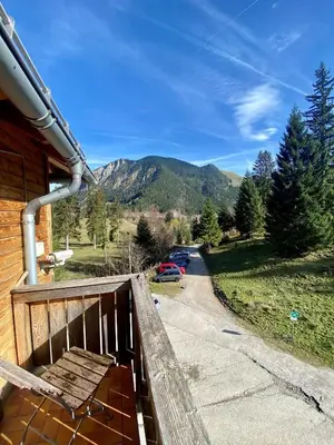 Ein allgemeiner Bergblick oder ein Berglick von des Hostels aus