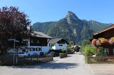Ein allgemeiner Bergblick oder ein Berglick von der Ferienwohnung aus