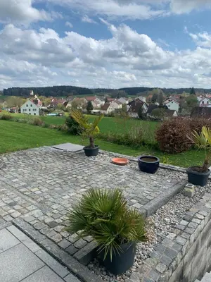 Ein Garten an der Unterkunft Apartment „Am Südhang“