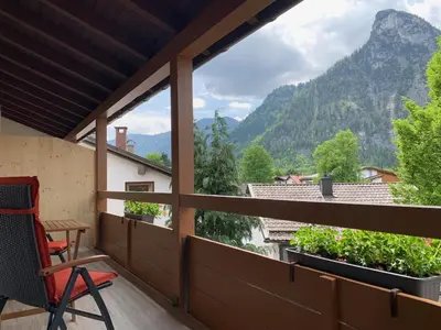 Ein allgemeiner Bergblick oder ein Berglick von der Ferienwohnung aus