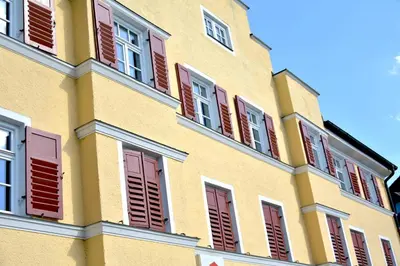 Das Gebäude in dem sich die Ferienwohnung befindet