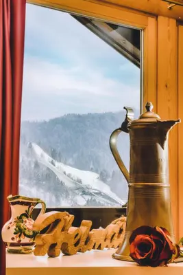 Ein allgemeiner Bergblick oder ein Berglick von der Pension aus