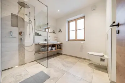 Ein Badezimmer in der Unterkunft Alpenrose Ferienwohnungen