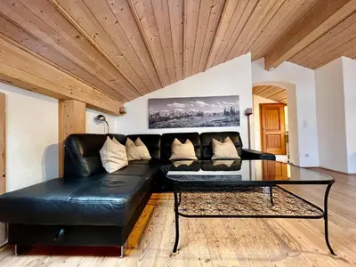 Ein Sitzbereich in der Unterkunft Ferienwohnung Zugspitze
