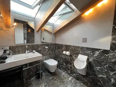 Ein Badezimmer in der Unterkunft Haus am Berg, Apartment 954 Hm, 82493 Klais