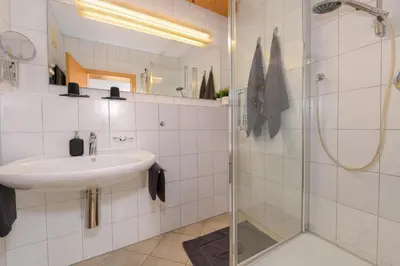 Ein Badezimmer in der Unterkunft Wallgauer Hof