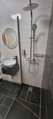 Ein Badezimmer in der Unterkunft Studio-Apartment ' Andrei 1 ' - Neu in Neuburg an der Donau