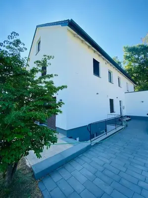 Das Gebäude in dem sich die Ferienwohnung befindet