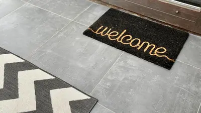 Ein Zertifikat, Auszeichnung, Logo oder anderes Dokument, das in der Unterkunft Quiet 2 room garden loft with terrace ausgestellt ist