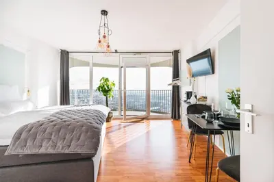Ein Bett oder Betten in einem Zimmer der Unterkunft GREAT CITY VIEW I 26 FLOOR I NETFLIX and BOXSPRINGBED