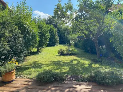 Ein Garten an der Unterkunft Ferienwohnung Am Anger