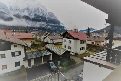 Ein allgemeiner Bergblick oder ein Berglick von der Ferienwohnung aus