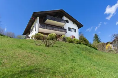 Ein Garten an der Unterkunft BergZeit - a74009