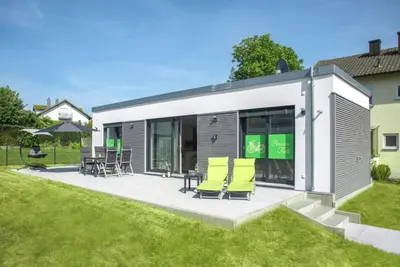 Das Gebäude in dem sich das Ferienhaus befindet