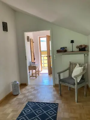 Ein Sitzbereich in der Unterkunft Ferienwohnung / Appartement Bergliebe