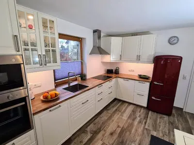 Küche/Küchenzeile in der Unterkunft Seenahe Gartenwohnung in Schondorf