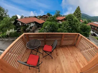 Ein allgemeiner Bergblick oder ein Berglick von der Ferienwohnung aus