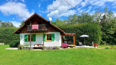 Ein Garten an der Unterkunft Ferienhaus auf dem Werteshof
