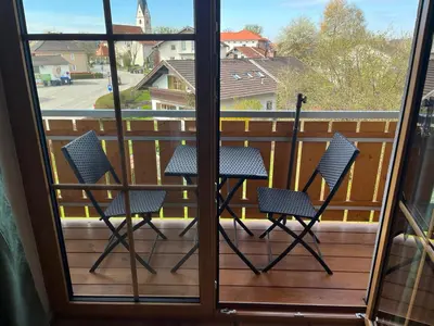 Ein Balkon oder eine Terrasse in der Unterkunft NEU! FeWo Mansi in Chiemgau
