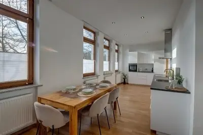 Küche/Küchenzeile in der Unterkunft Kaza Guesthouse, centrally located 2 & 3 bedroom Apartments in Augsburg
