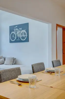 Ein Sitzbereich in der Unterkunft Kaza Guesthouse, centrally located 2 & 3 bedroom Apartments in Augsburg