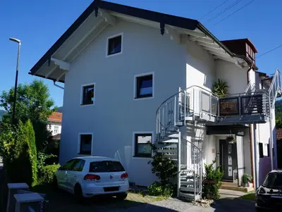 Das Gebäude in dem sich die Ferienwohnung befindet