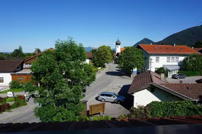 Ein allgemeiner Bergblick oder ein Berglick von der Ferienwohnung aus
