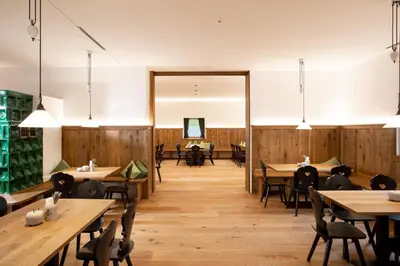 Ein Restaurant oder anderes Speiselokal in der Unterkunft Landgasthof Maier