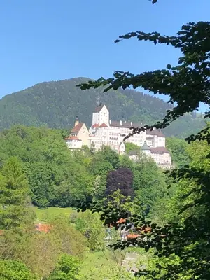Ein allgemeiner Bergblick oder ein Berglick von der Ferienwohnung aus