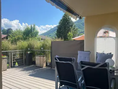 Ein allgemeiner Bergblick oder ein Berglick von der Ferienwohnung aus