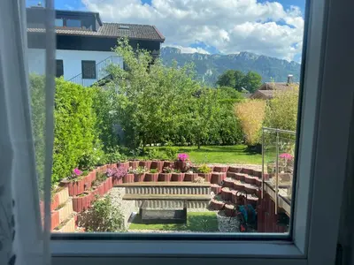Ein allgemeiner Bergblick oder ein Berglick von der Ferienwohnung aus