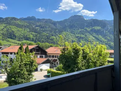 Ein allgemeiner Bergblick oder ein Berglick von der Ferienwohnung aus