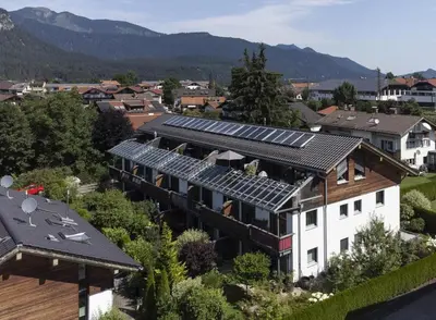 Ein allgemeiner Bergblick oder ein Berglick von der Ferienwohnung aus