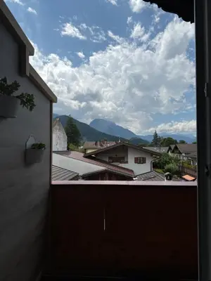 Ein allgemeiner Bergblick oder ein Berglick von der Ferienwohnung aus