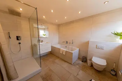 Ein Badezimmer in der Unterkunft BONNYSTAY Landshut Monument