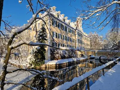 Wohnen im Wasserschloss Sandizell im Winter