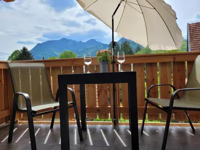 Ein allgemeiner Bergblick oder ein Berglick von der Ferienwohnung aus