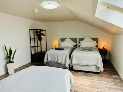 Ein Bett oder Betten in einem Zimmer der Unterkunft Monkey Flat 2 Zimmer Wohnung in Vohburg mit Büro
