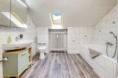 Ein Badezimmer in der Unterkunft Monkey Flat 2 Zimmer Wohnung in Vohburg mit Büro