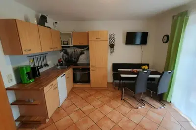 Küche/Küchenzeile in der Unterkunft NEU! Ferienwohnung Steffi nahe Chiemsee