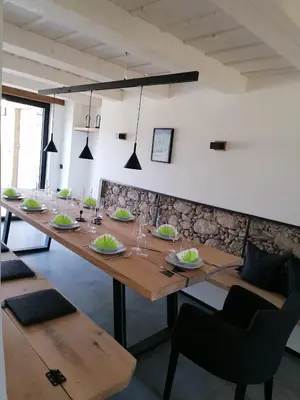 Ein Restaurant oder anderes Speiselokal in der Unterkunft Geigelstein Chalets