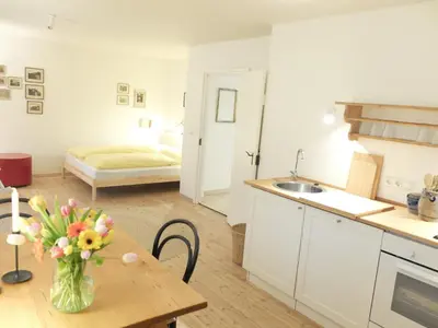 Küche/Küchenzeile in der Unterkunft Gartenstudio-Apartment Tausendfreund - adults only - am Chiemsee