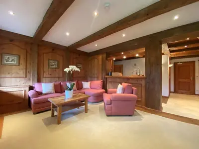 Ein Sitzbereich in der Unterkunft Hotel Alpenhof Bayrischzell