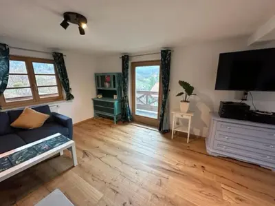 TV/Unterhaltungsangebot in der Unterkunft Charmante farbenfrohe Wohnung für zwei