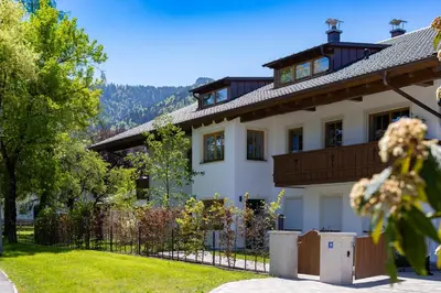 Ein allgemeiner Bergblick oder ein Berglick von der Ferienwohnung aus