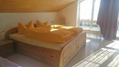 Ein Bett oder Betten in einem Zimmer der Unterkunft Gästehaus am Rathaus, Doppelzimmer 1